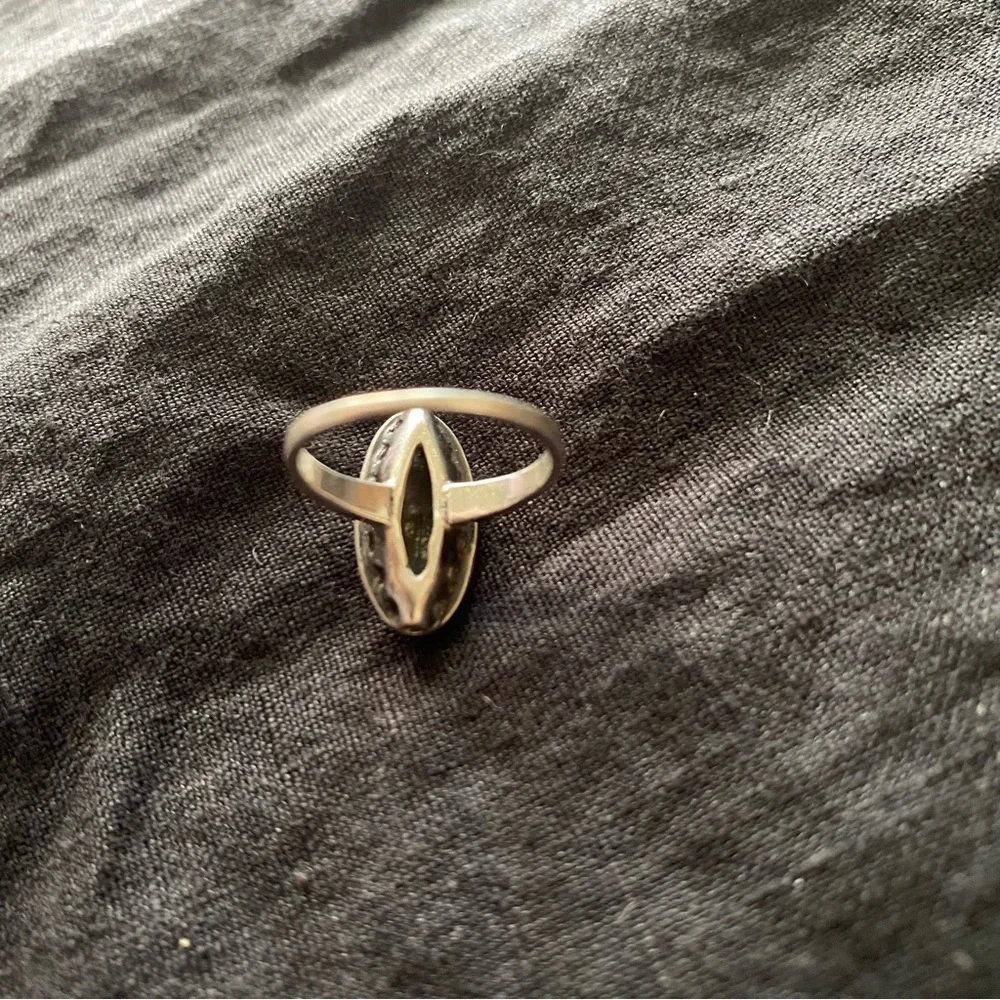 Vintage French Enamel Ring with Bohemian Woman - Picture 8 of 9